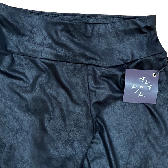 AVA & VIV Black Capri Leggings~NWT - Picture 3 of 7
